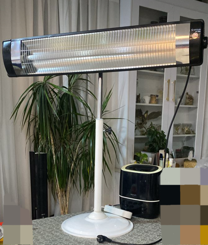 پایه سبک ۱متری تلسکوپی دورنگ،مشکی.سفید